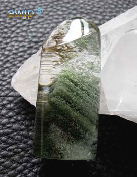 水晶 グリーンファントムピラミッド ポイントクォーツ PO-001-2
