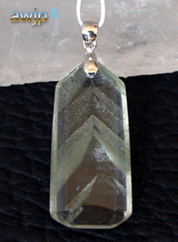 グリーンファントムピラミッド 緑金字塔幻影水晶のペンダントトップ pp-091-1