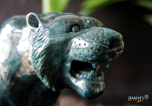 天然石の虎：グリーンジャスパー緑の虎-彫刻物-置物 Q-28
